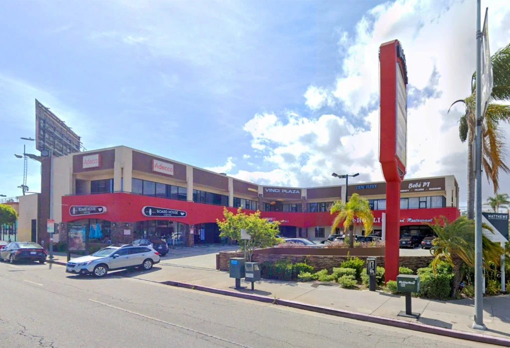 Multi-Tenant Retail Strip Roofing in Youngstown, OH Multi-Tenant Retail Strip Roofing in Youngstown, OH